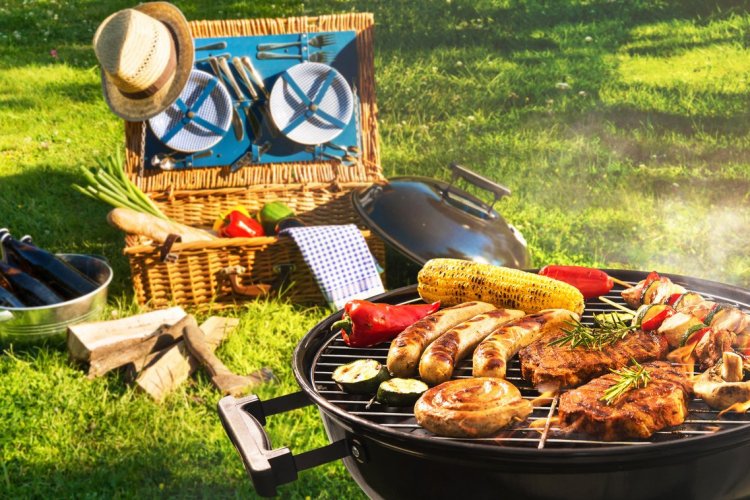 Barbecue nomade au charbon pour pique-niquer - © (c)Alexander Raths - shutterstock