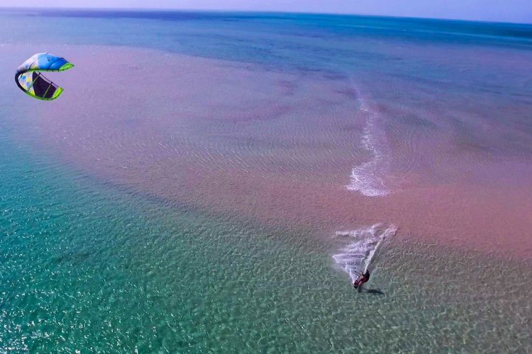 le kitesurf, nouvelle activité proposée par la maison! - © Alizée VALLE
