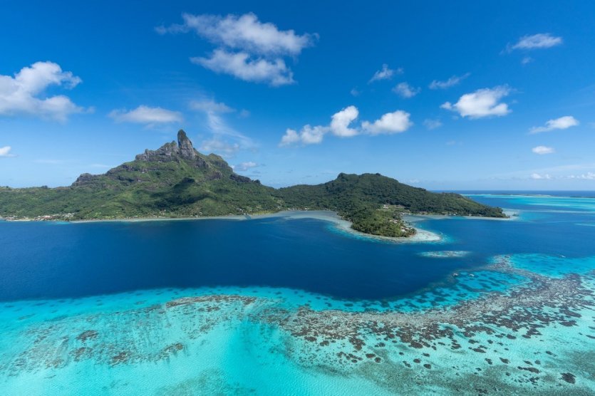 - © Air Tahiti Nui