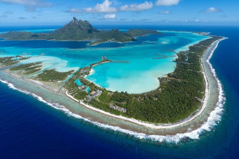 - © Air Tahiti Nui