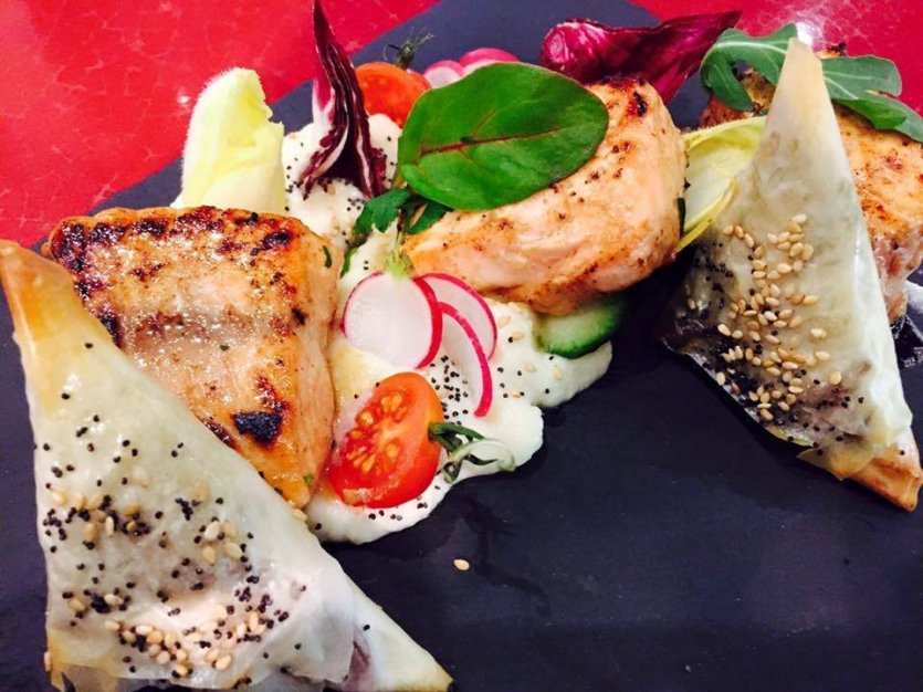 Les mets de Fanny servis en room service. - © HOSTELLERIE DU CIGALOU