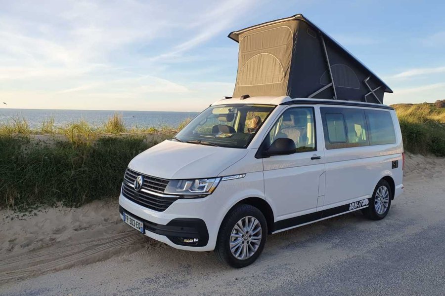 Partir en vacances à bord d'un van aménagé : un séjour confortable et en toute liberté