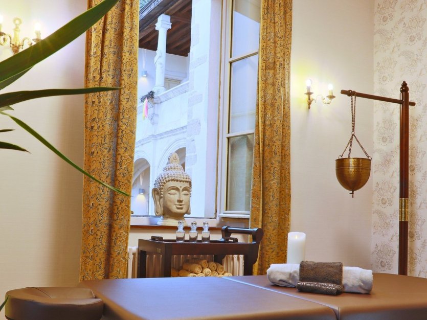 - © Hôtel le Cep