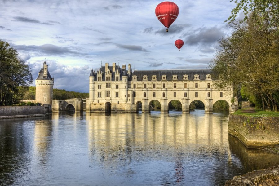 Vol en montgolfière au-dessus des châteaux de la Loire : vivre une expérience romantique