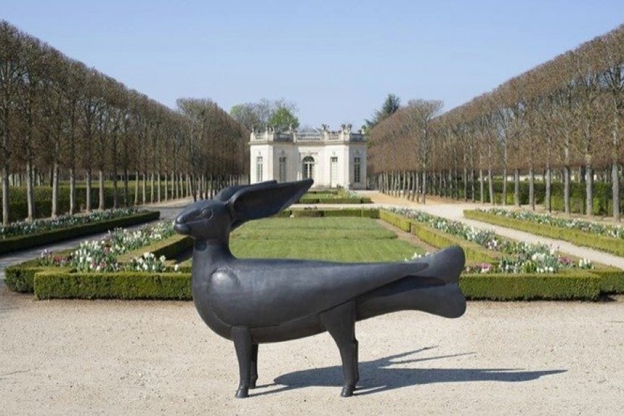Claude et François-Xavier Lalanne exposent leurs oeuvres au Château de Versailles
