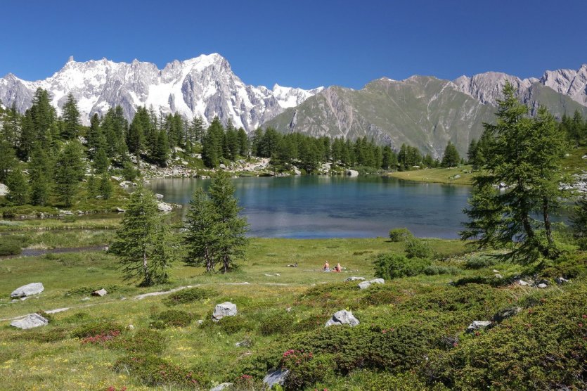 Lago Arpy e Grandes Jorasses - © Enrico Romanzi