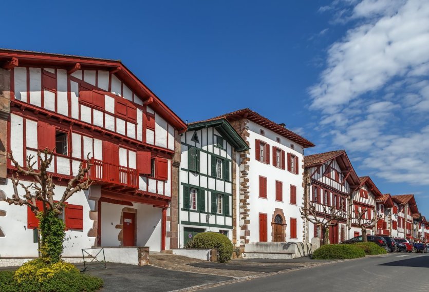 Le joli village basque d'Ainhoa. - © Borisb17 - Shutterstock.com