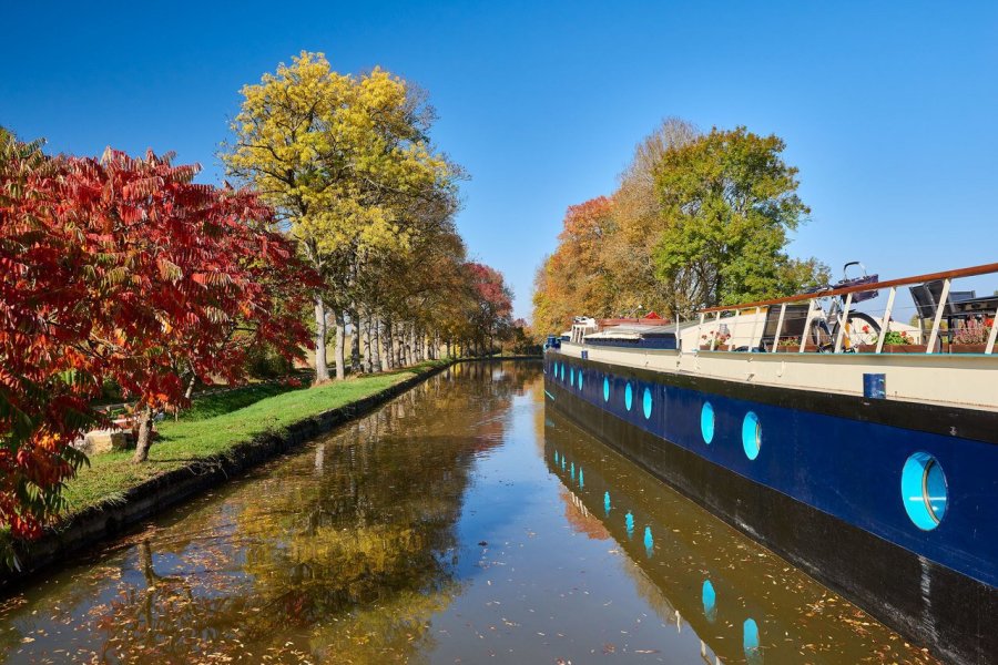 Péniche-hôtel canal de Bourgogne