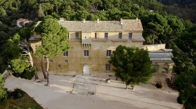 - © Les Estivales du Château de Sade