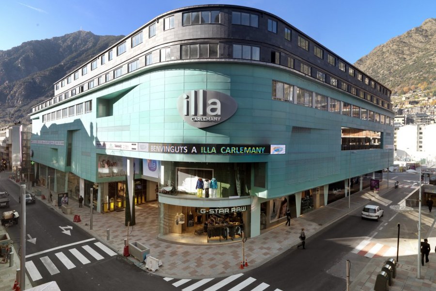 Instants shopping en Andorre au centre commercial Illa Carlemany