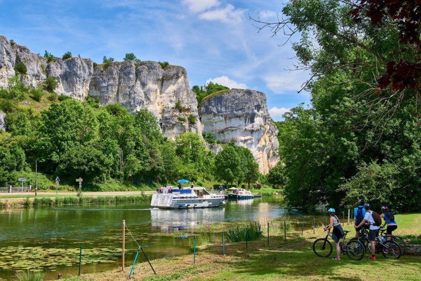 Canal du Nivernais, Rocher saussois. - © VNF_Damien_Lachas