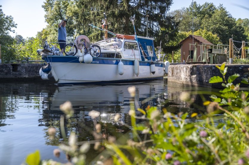 Canal du Centre - © Lesley Williamson