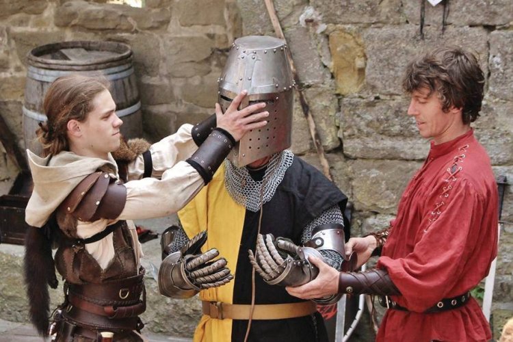 Adoubement d'un chevalier - © La Harde