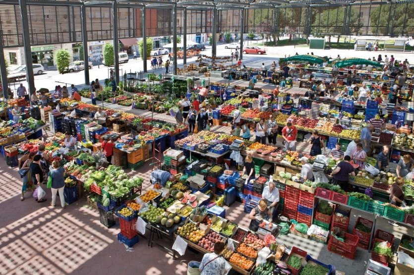 Marché de la Plaça Catalunya - © Iglésies Associats