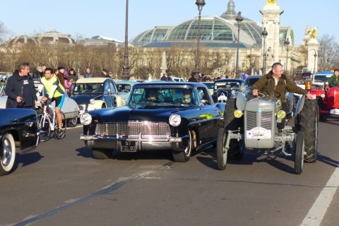 La 22e Traversée de Paris hivernale en véhicules d'époque revient