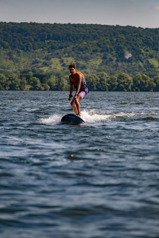 Surf électrique, Base de loisirs de Léry-Poses - © ADT de l'Eure, JF Lange