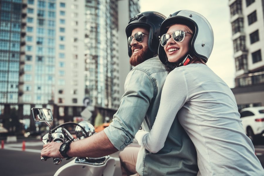 Trois bonnes raisons de se déplacer en scooter électrique lors de vacances en ville