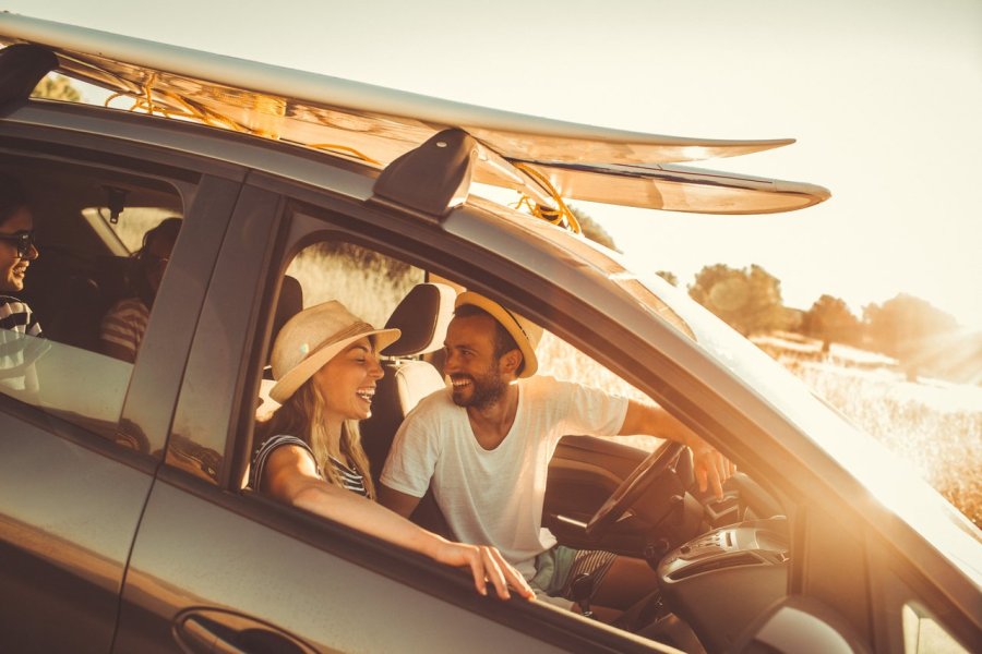 Pourquoi la location de voiture sur son lieu de vacances est avantageuse ?