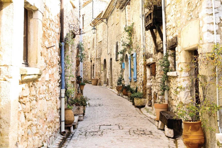 Tourrettes-sur-Loup, le charme d'un village du Sud à l'heure de la Fête des Violettes