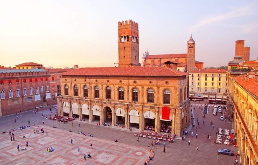 - © Claudio Zaccherini - Shutterstock.com