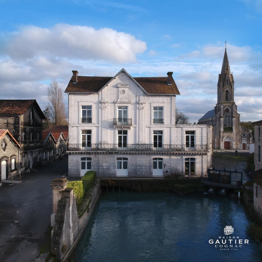 - © Maison Gautier