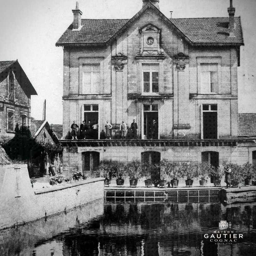 - © Maison Gautier