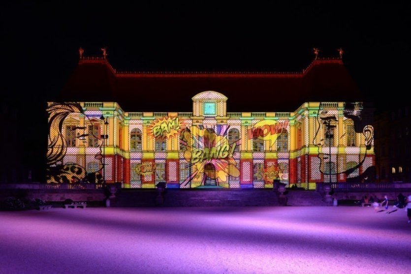 En 2022, la compagnie Spectaculaires a imaginé un nouveau spectacle projeté sur le Parlement de Bretagne, « Jours de fête ». - © Destination Rennes / Thomas Crabot