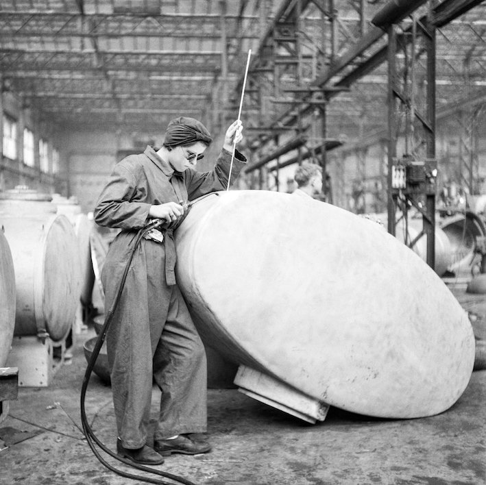 - © Institut pour l’histoire de l’aluminium, collection photographique de l’Aluminium français