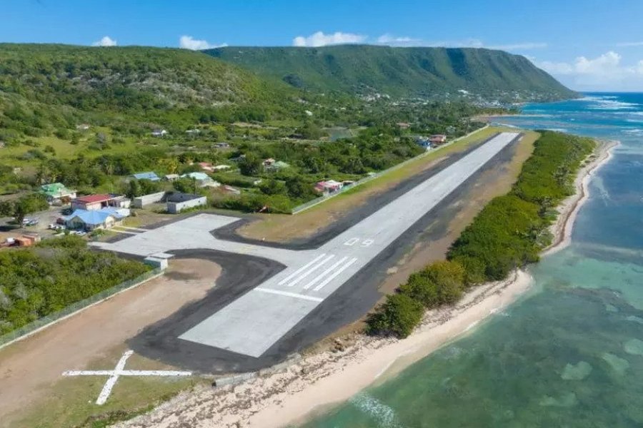 Guadeloupe : Inauguration de la nouvelle piste de l'aérodrome de La Désirade