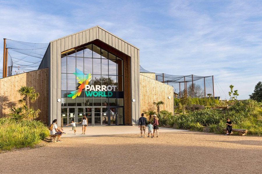 Visite de Parrot World, parc animalier immersif en Seine-et-Marne