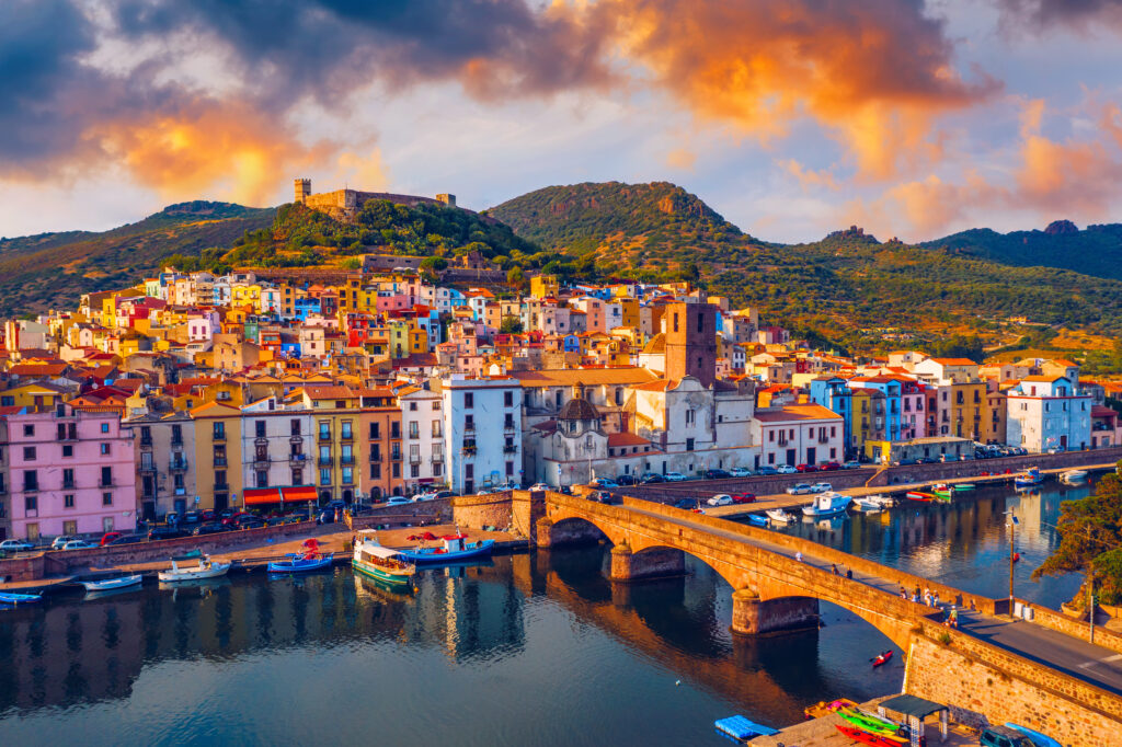 Ville de Bosa en Sardaigne