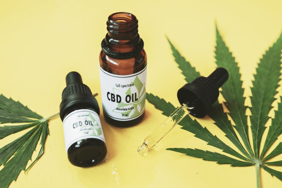 Les 3 bienfaits de l'huile de CBD en voyage