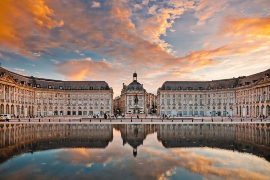 guide de voyage, Place de la Bourse à Bordeaux - © Alexander Demyanenko - Adobe Stock
