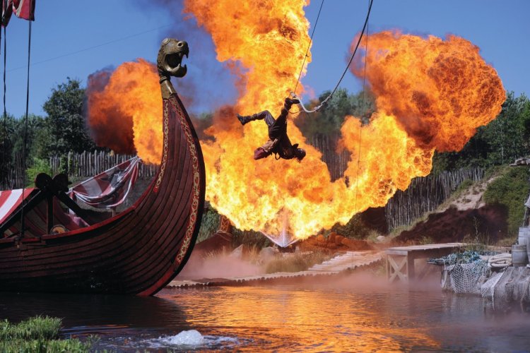 - © Puy du Fou - Vendée Expansion