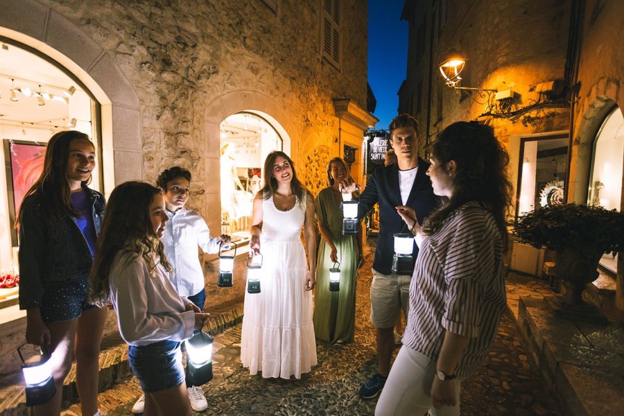Découvrez Saint-Paul de Vence de nuit avec des visites guidées à la lanterne