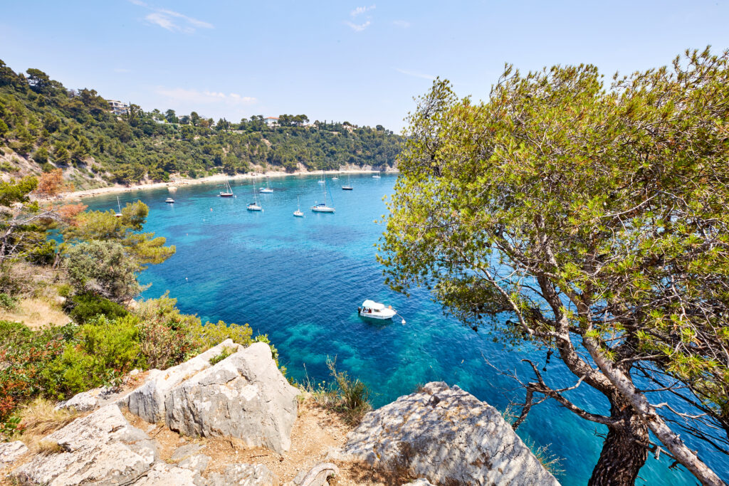 anse de méjan, toulon, france
