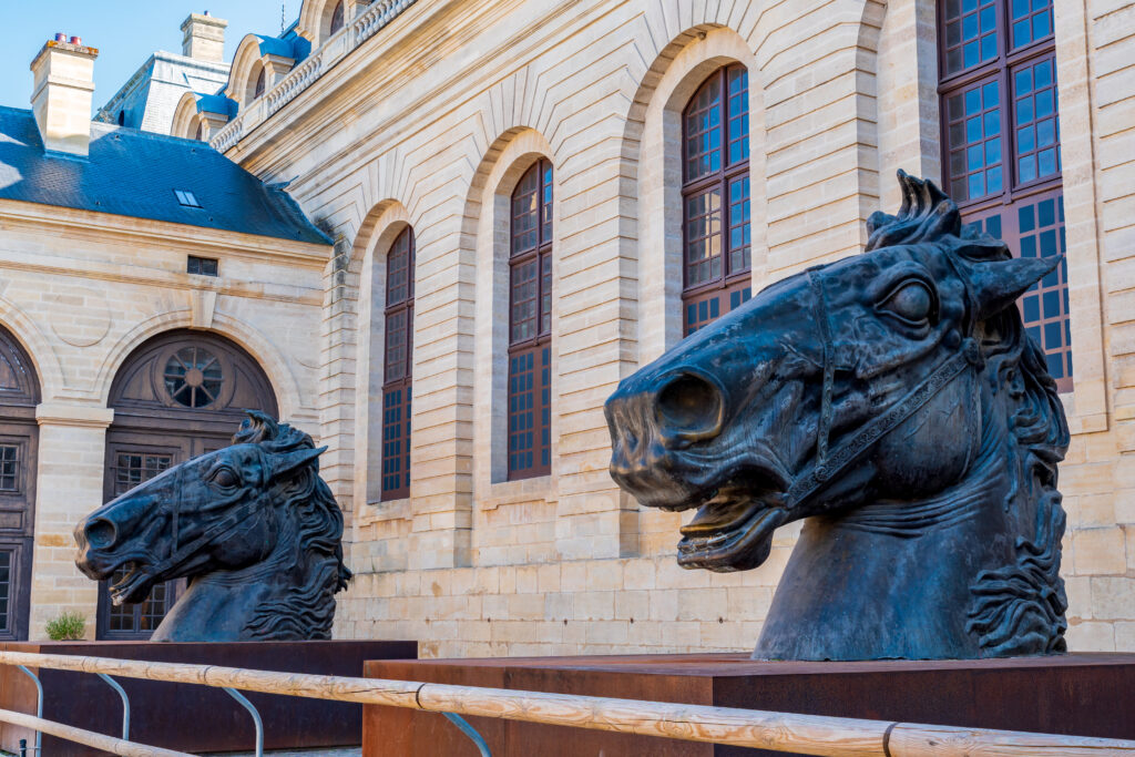 Large horse-head sculptures, Chantilly