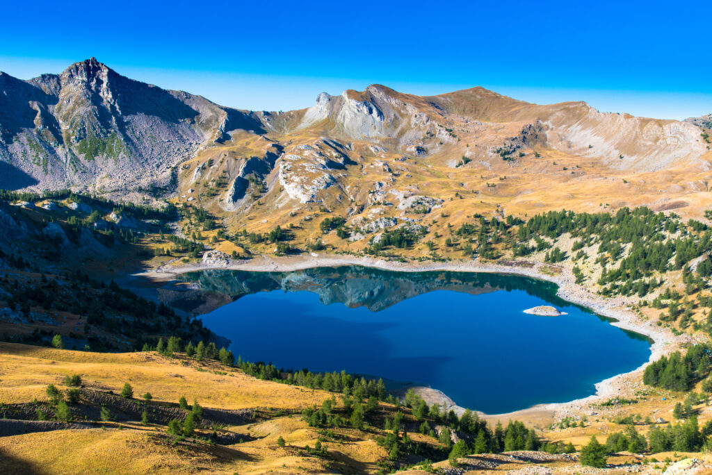 Le lac d'Allos dans le Parc National du Mercantour