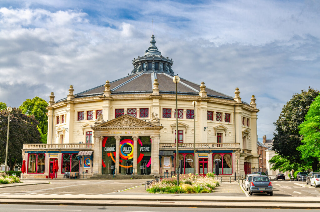 Cirque Jules Verne