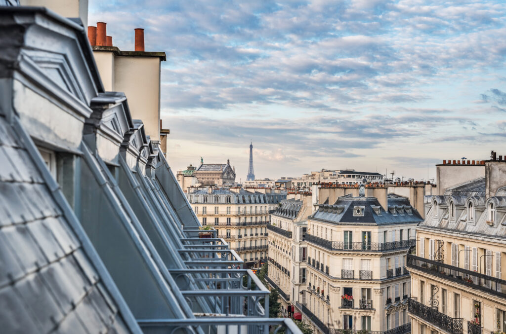 Les Toits de Paris, un des 15 lieux insolite en France