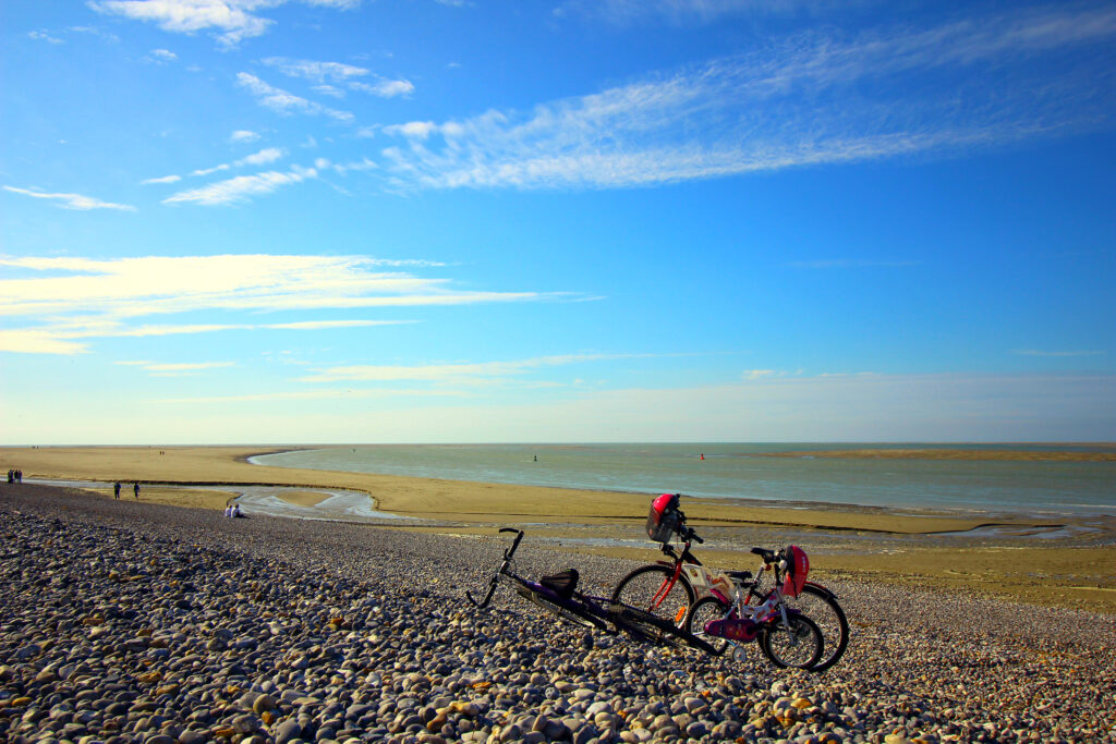 La plage du Hourdel avec vue sur la Baie de Somme en Picardie