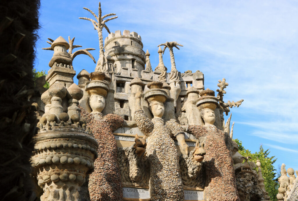 Palais idéal du Facteur Cheval, un des 15 lieux insolite en France