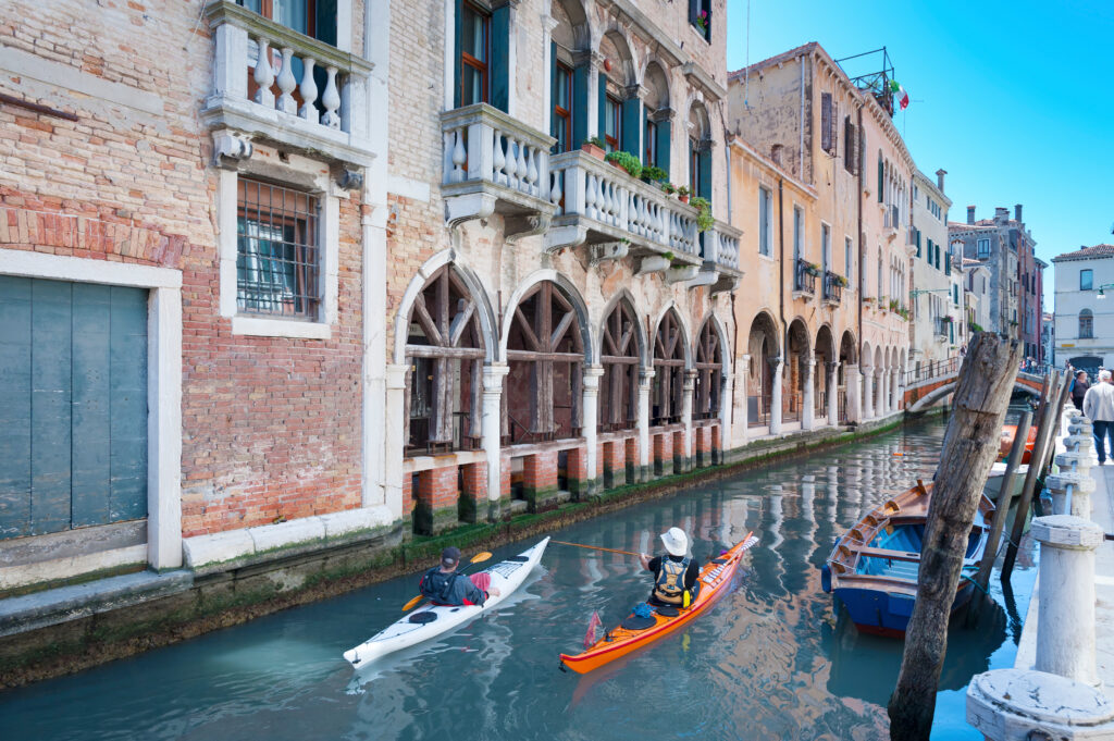 Kayac dans Venise