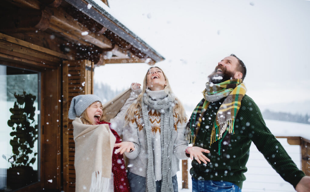 Famille heureuse en vacances