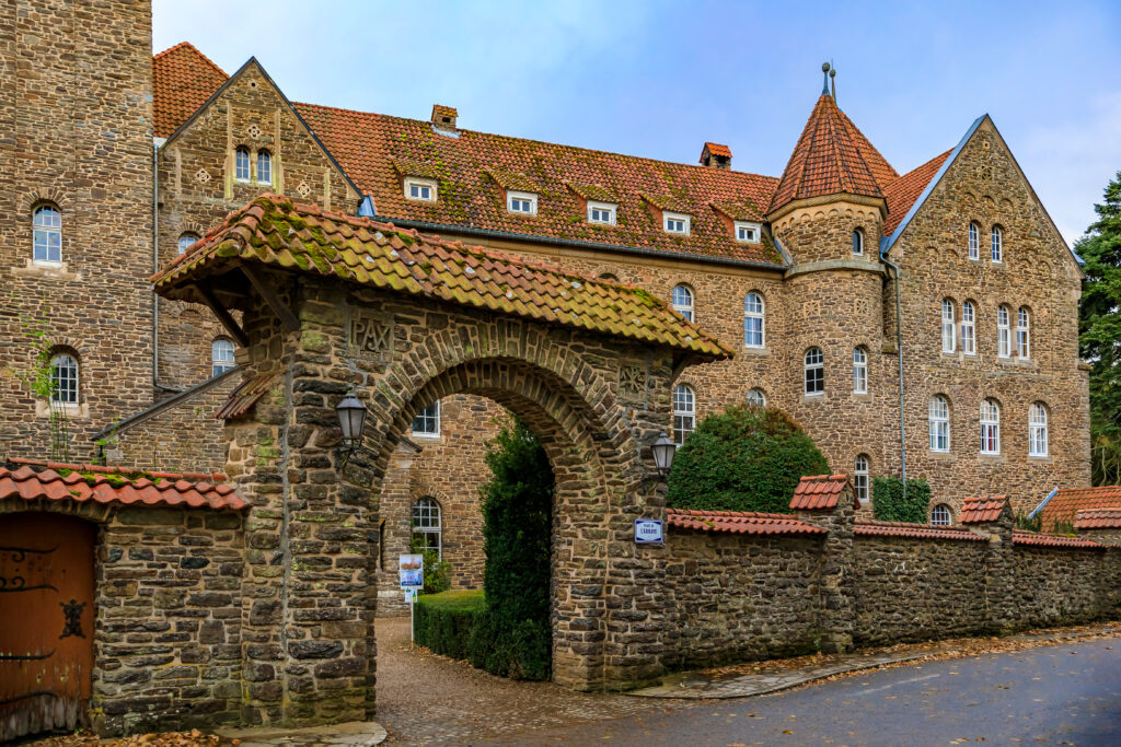 L’abbaye Saint-Maurice et Saint-Maur