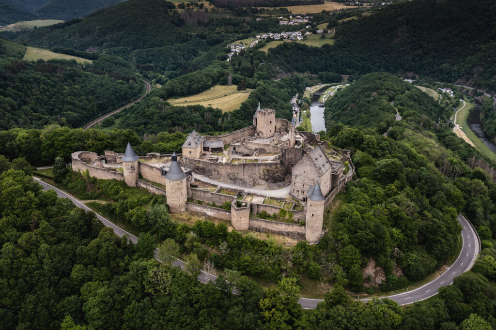 Vue en drone du château de Bourscheid