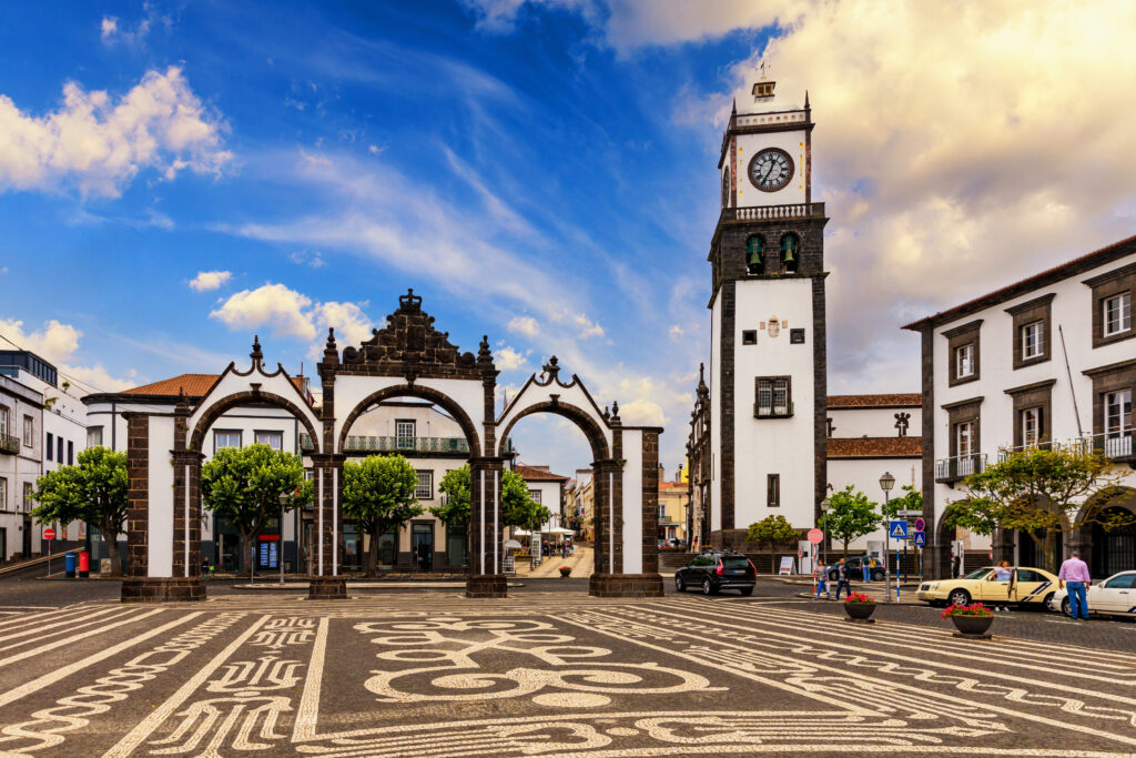 Portas da Cidade dans la ville de Ponta Delgada