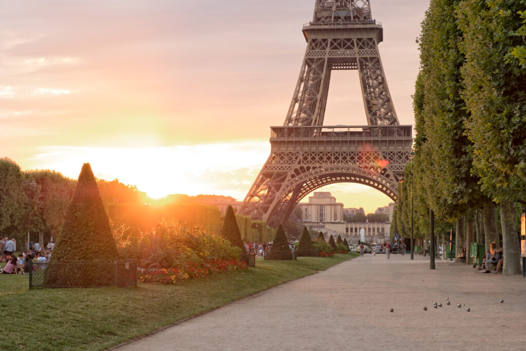 La Tour-Eiffel en soirée