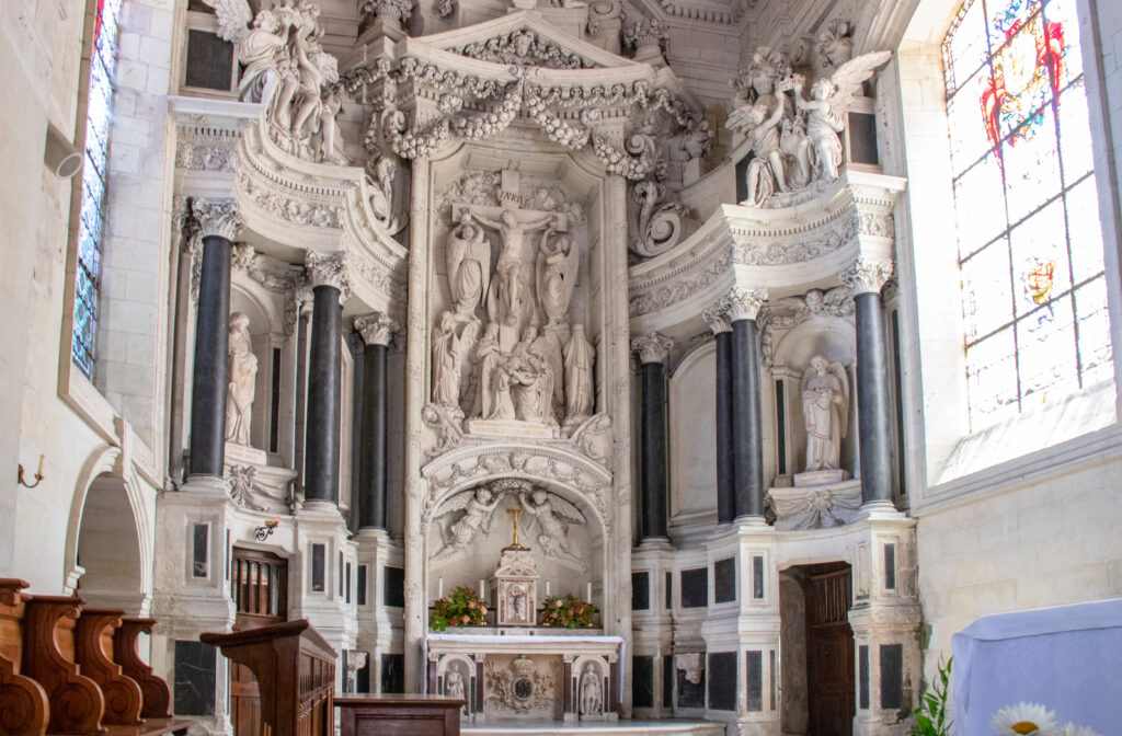 Chapelle à l'intérieur de l'église Notre-Dame des Ardilliers