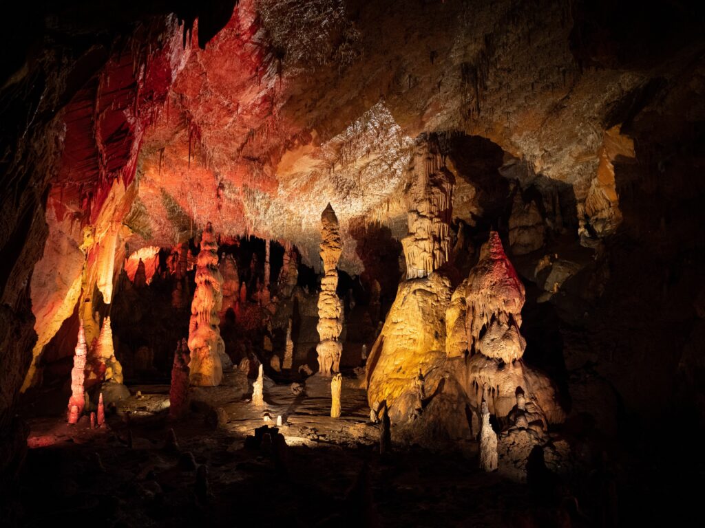 Formation rocheuse dans la grotte Carbonnières, près de Padirac